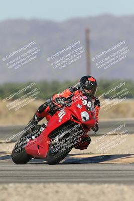 media/Oct-13-2025-Moto Forza (Mon) [[a66d839500]]/3-B Group/Session 3 (Turn 16)/